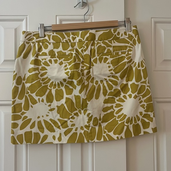 J CREW STRETCH SKIRT with buttons - Picture 3 of 5